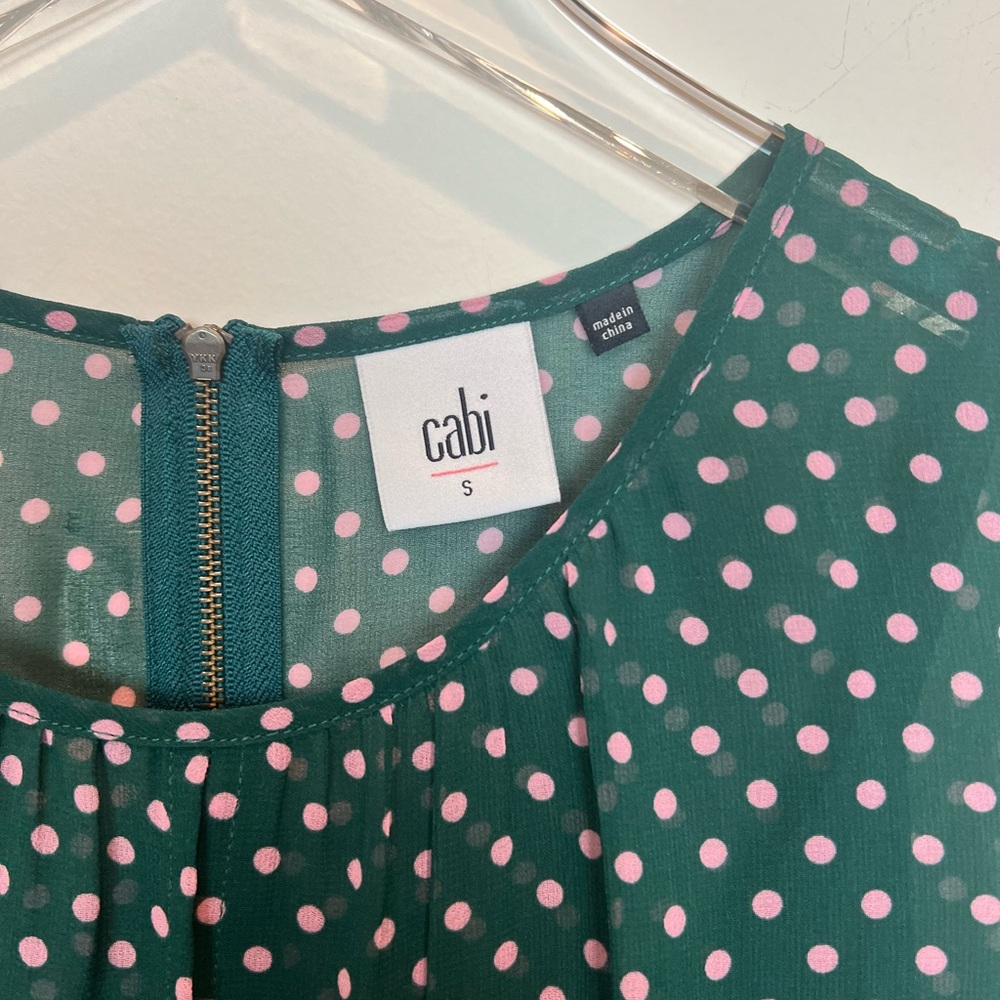 CAbi Size S Flirt Top Green w/Pink Polka Dot with Detachable Green Cami. 2 in 1 - Picture 5 of 10